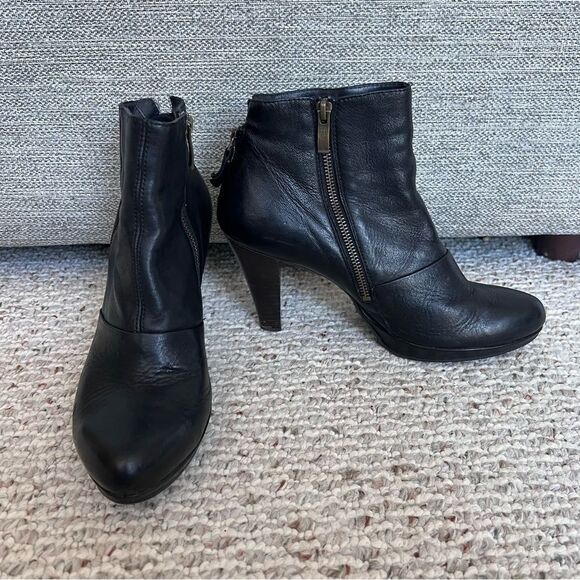 Paul Green black leather high heel booties - Picture 9 of 11